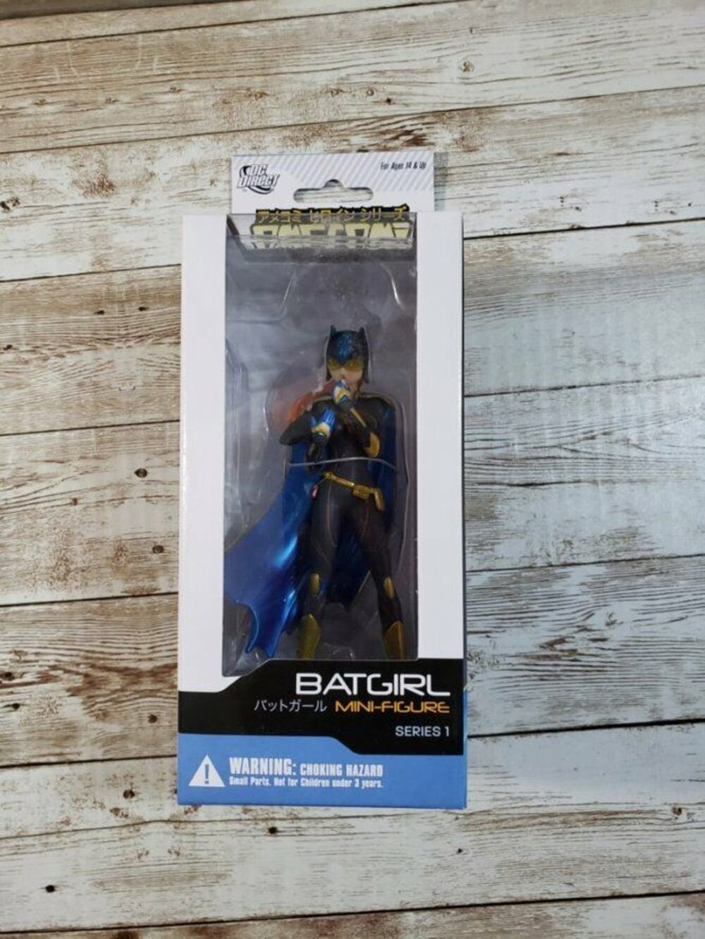 Ame-Comi Batgirl Series 1 - Mini Figure - New In Box